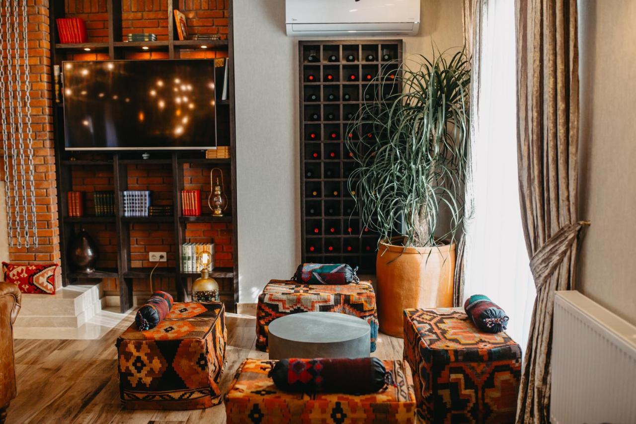 Seventeen Rooms Телави Екстериор снимка