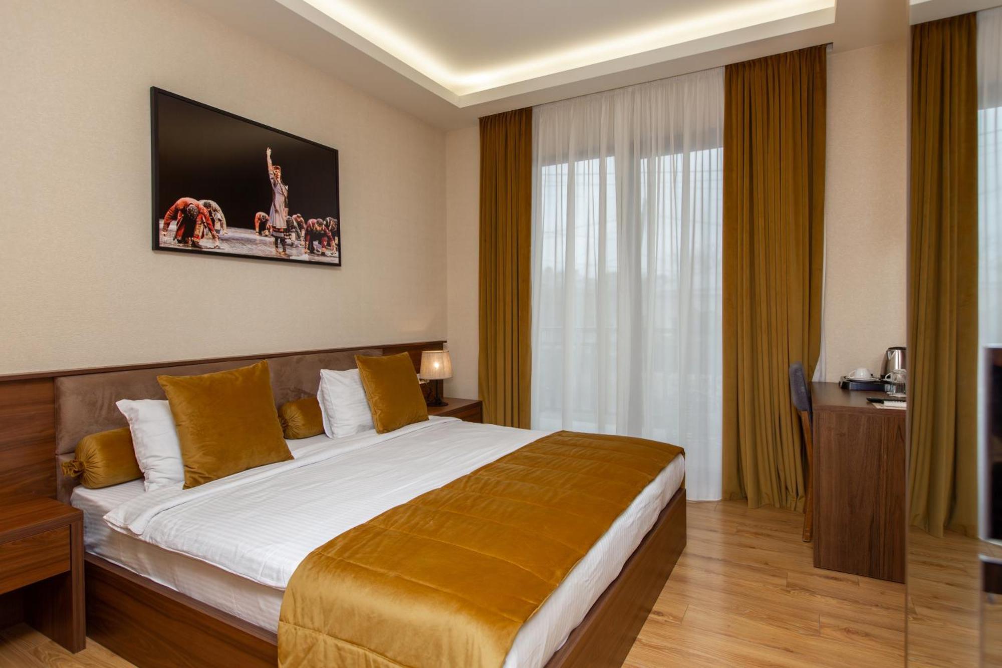 Seventeen Rooms Телави Екстериор снимка