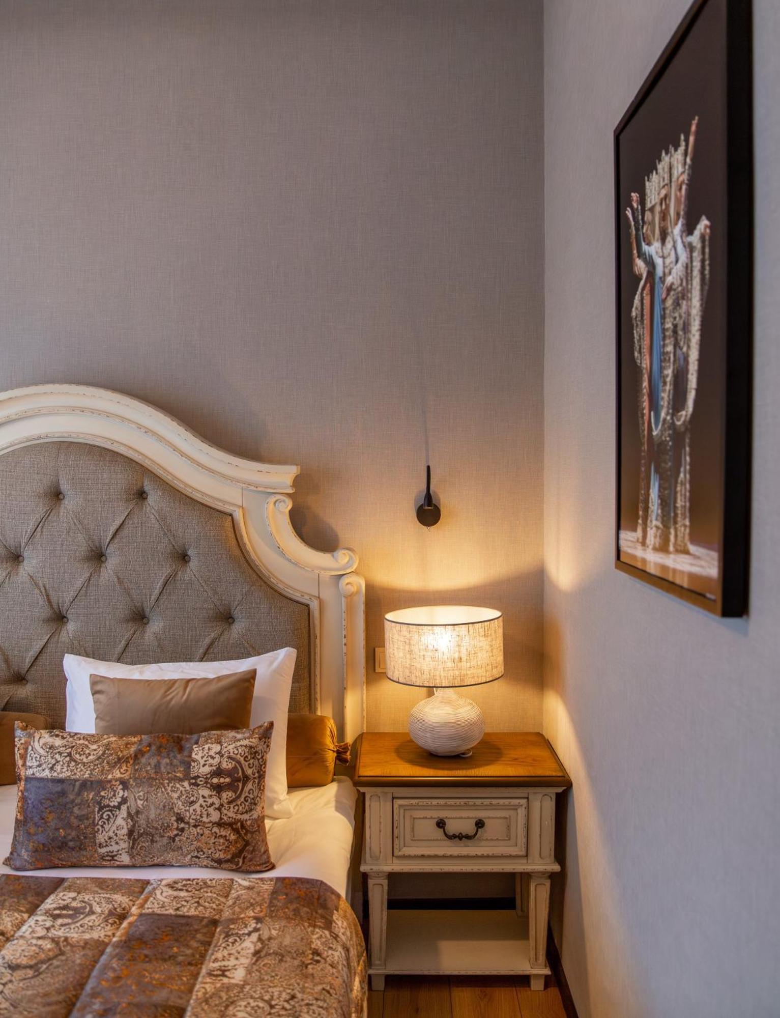 Seventeen Rooms Телави Екстериор снимка