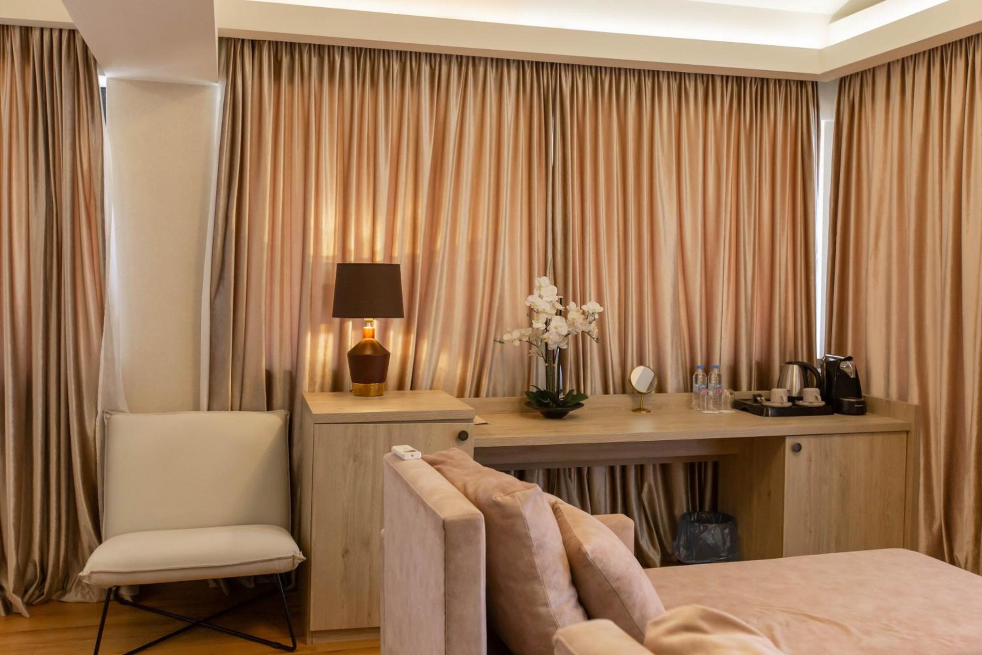 Seventeen Rooms Телави Екстериор снимка