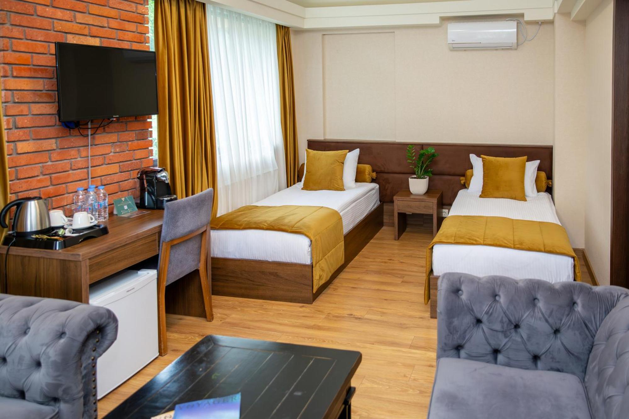 Seventeen Rooms Телави Екстериор снимка